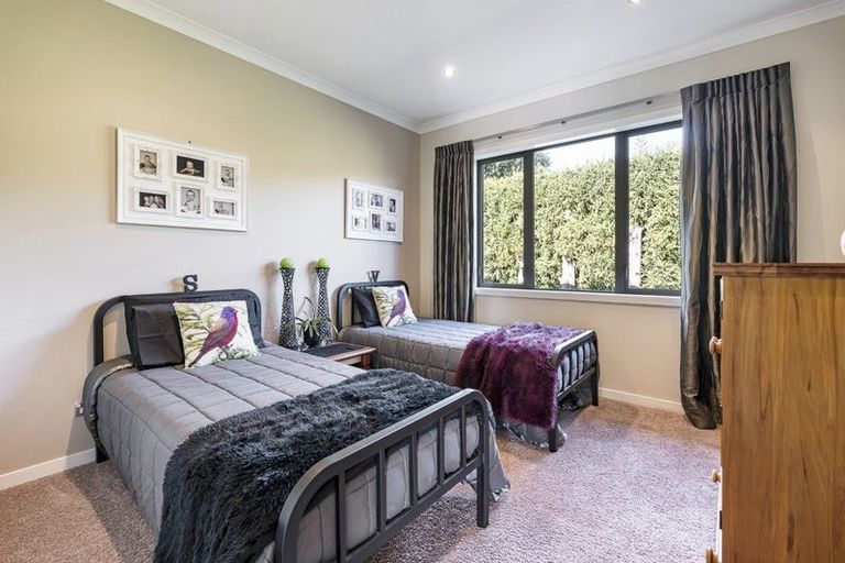 Photo of property in 7b Royal Heights, Glen Avon, New Plymouth, 4312