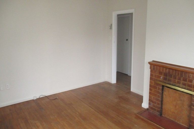 Photo of property in 5 Douglas Crescent, Fairfield, Hamilton, 3214