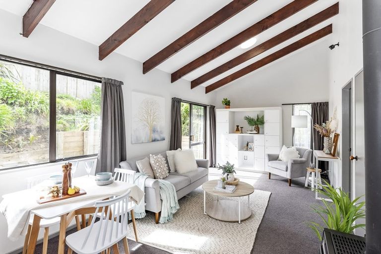 Photo of property in 1 Te Uruhi Grove, Paraparaumu, 5032