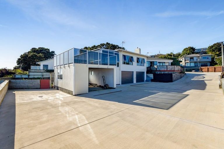 Photo of property in 17 Mount View Place, Spotswood, New Plymouth, 4310