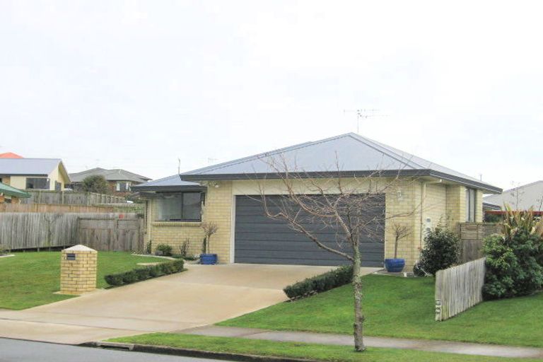 Photo of property in 10 Dorchester Place, Nawton, Hamilton, 3200