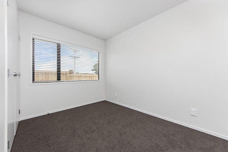 Photo of property in 2 Saffron Street, Birkdale, Auckland, 0626