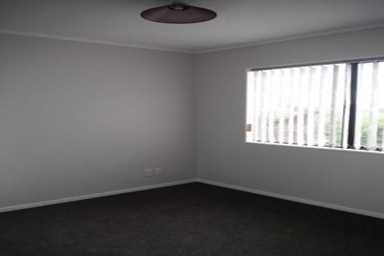 Photo of property in 24 Ashton Fitchett Drive, Brooklyn, Wellington, 6021