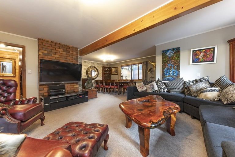 Photo of property in 219 Shaw Road, Titirangi, Auckland, 0604