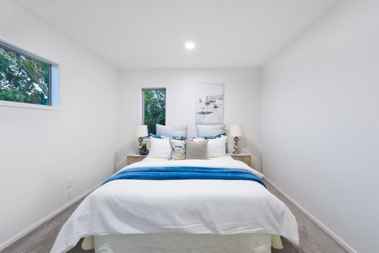 Photo of property in 8 Roy Maloney Drive, Henderson, Auckland, 0612