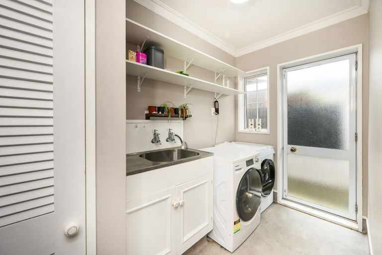 Photo of property in 6 Grange Place, Milson, Palmerston North, 4414