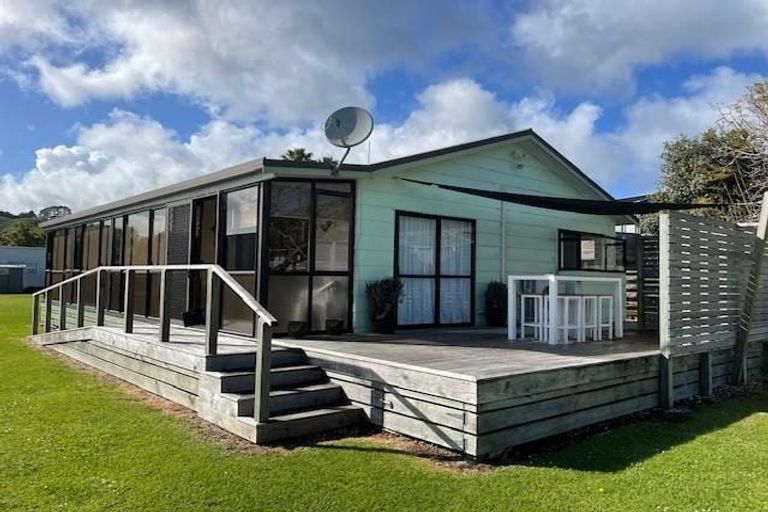 Photo of property in 6 Karawa Place, Kawakawa Bay, Papakura, 2585