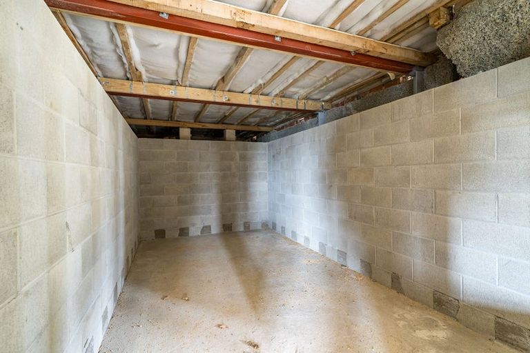 Photo of property in 17 Glendevon Place, Vauxhall, Dunedin, 9013