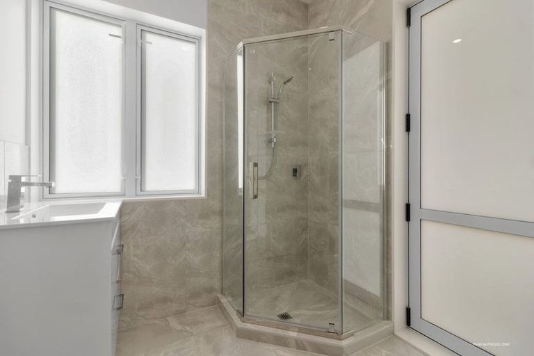 Photo of property in 27 Stitchbird Crescent, Papakura, 2110