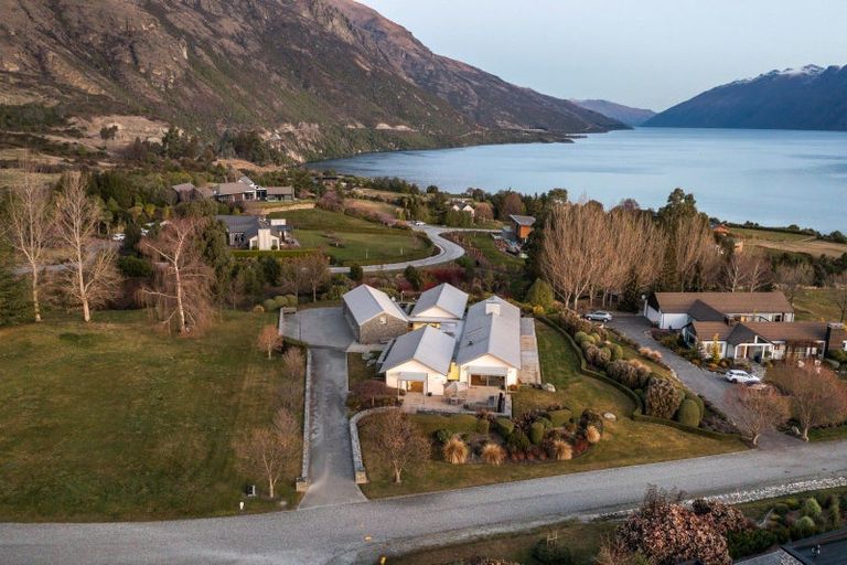 Photo of property in 3 Bayonet Peak Place, Drift Bay, Queenstown, 9371