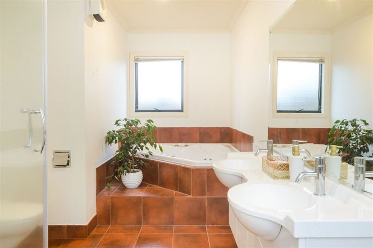 Photo of property in 3 Virginia Grove, Milson, Palmerston North, 4414