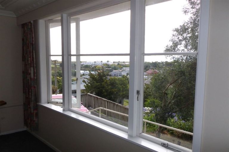 Photo of property in 110 Brunton Crescent, Thames, 3500