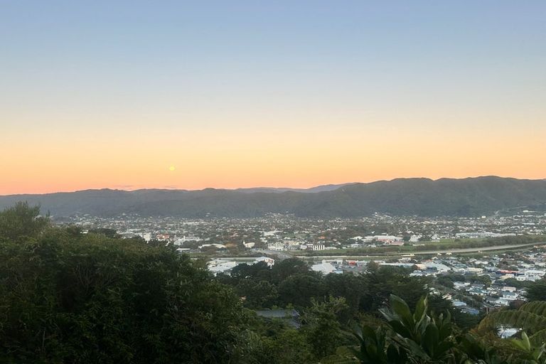 Photo of property in 72 Mulberry Street, Maungaraki, Lower Hutt, 5010