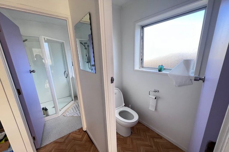 Photo of property in 2/42 Blacklock Avenue, Henderson, Auckland, 0612