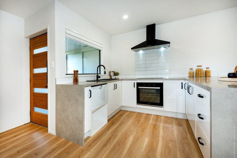 Photo of property in 4/71b Main Road, Redcliffs, Christchurch, 8081