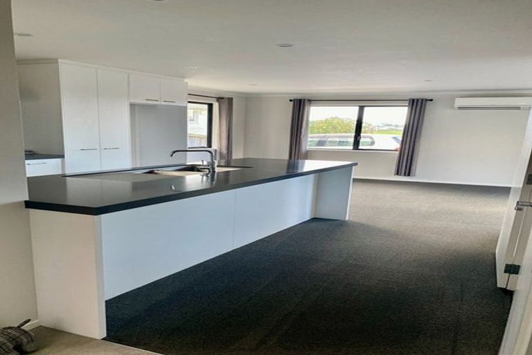 Photo of property in 9a Rishworth Avenue, Stanmore Bay, Whangaparaoa, 0932