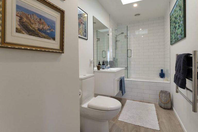 Photo of property in 33 Stratford Drive, Mount Pisa, Cromwell, 9383