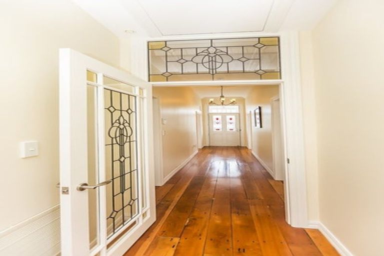 Photo of property in 10 Queen Street, Petone, Lower Hutt, 5012