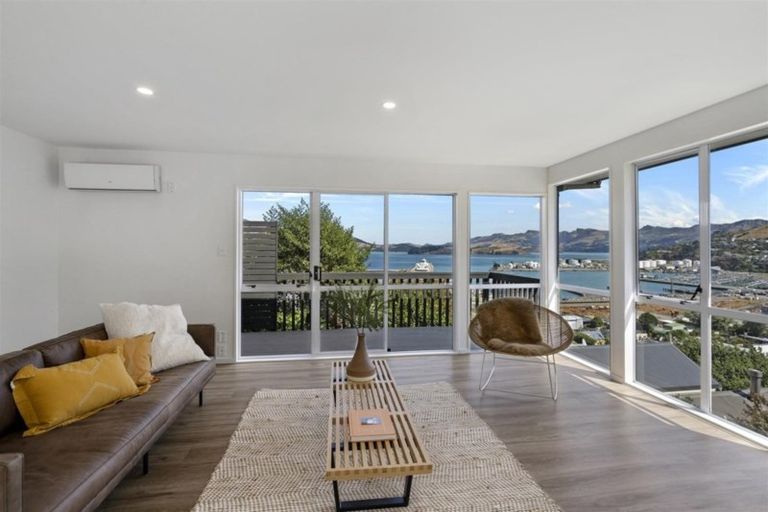 Photo of property in 4 Stevensons Steep, Lyttelton, 8082