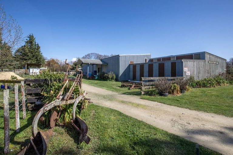 Photo of property in 2966 State Highway 2, Waipukurau, 4281