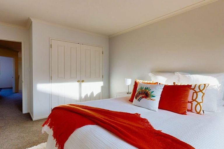 Photo of property in 23 Amesbury Drive, Churton Park, Wellington, 6037