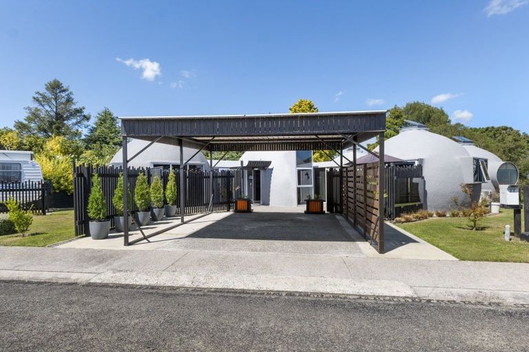 Photo of property in 17 Chartwell Drive, Eltham, 4322