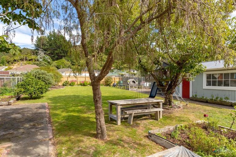 Photo of property in 19 Newcombe Street, Naenae, Lower Hutt, 5011