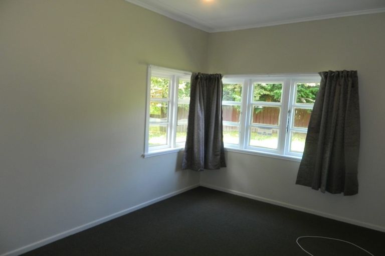 Photo of property in 5 Huia Street, Tawa, Wellington, 5028