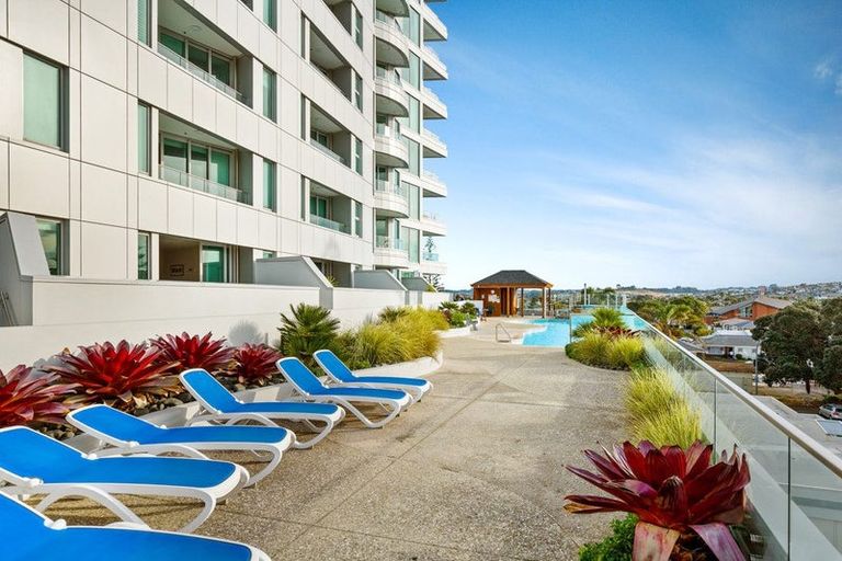 Photo of property in 703/11 Tamariki Avenue, Kelston, Auckland, 0602