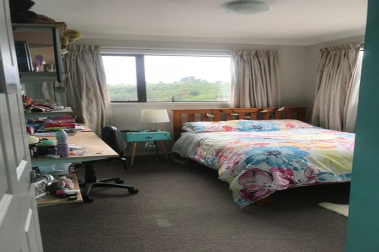 Photo of property in 77 Te Puia Drive, Aotea, Porirua, 5024