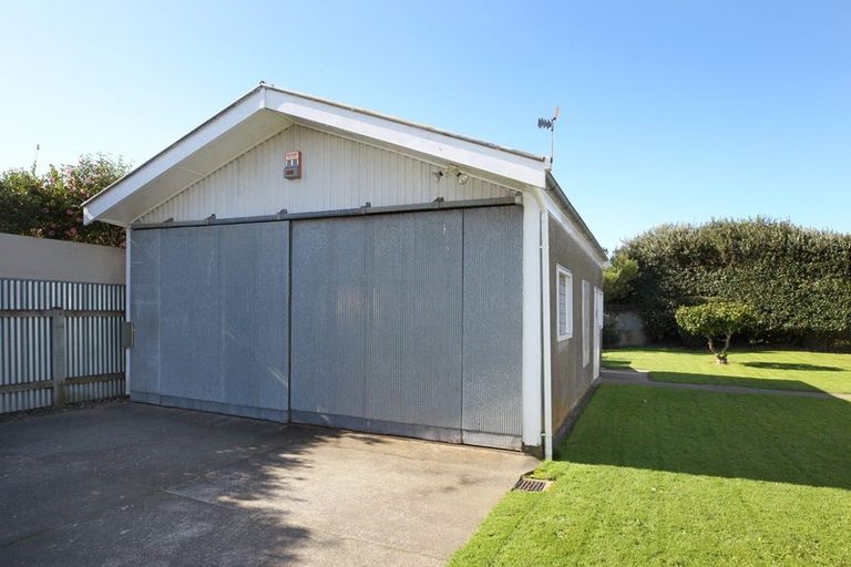 Photo of property in 712 Grove Road, Mayfair, Hastings, 4122