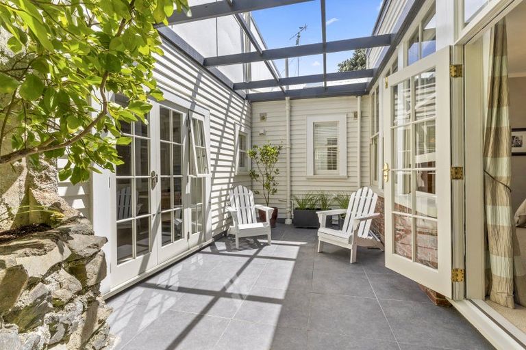 Photo of property in 7 Burnham Street, Seatoun, Wellington, 6022