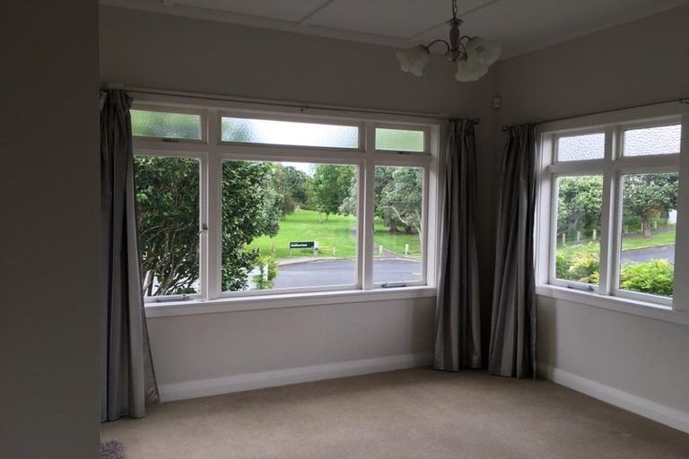 Photo of property in 2/52 Richmond Avenue, Northcote Point, Auckland, 0627