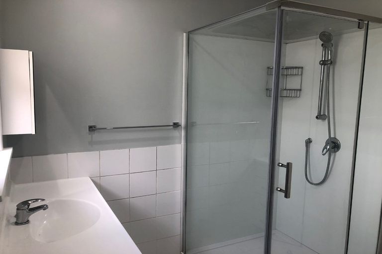 Photo of property in 23 Verbena Road, Birkdale, Auckland, 0626