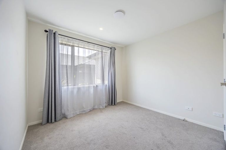 Photo of property in 9 Moemoea Avenue, Kumeu, 0810