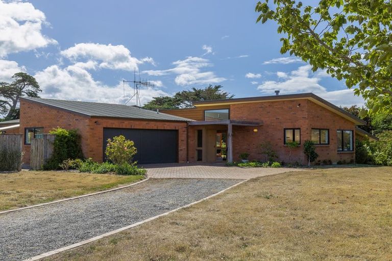 Photo of property in 630 Muhunoa Road West, Ohau, Levin, 5570