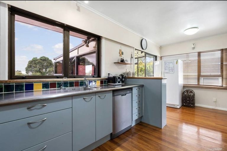 Photo of property in 18 Royal Road, Massey, Auckland, 0614