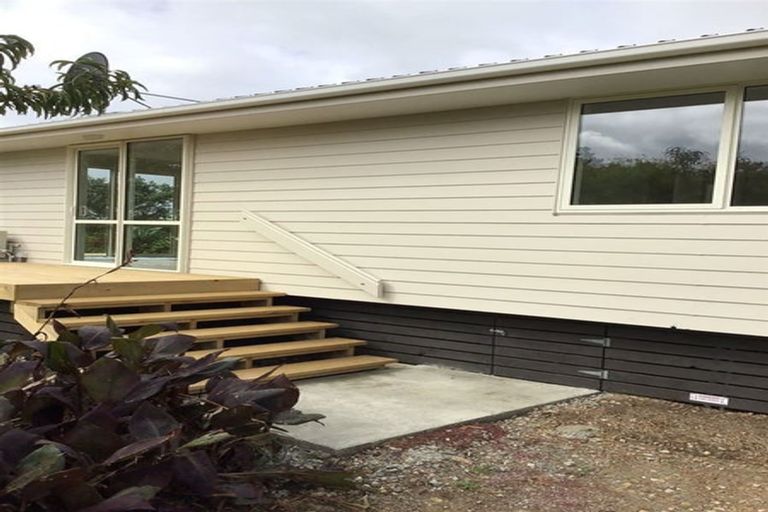 Photo of property in 24 Te Arai Point Road, Te Arai, Wellsford, 0975