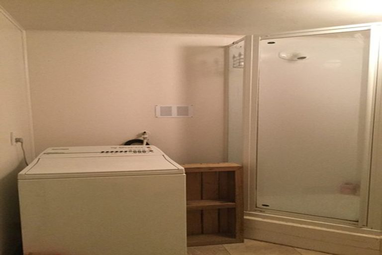 Photo of property in Churchill Flats, 213 The Terrace, Wellington Central, Wellington, 6011