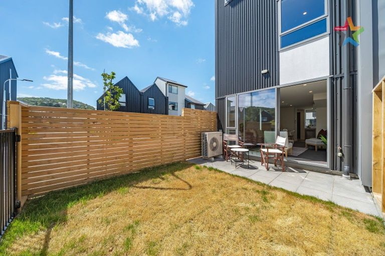 Photo of property in 32 John Street, Stokes Valley, Lower Hutt, 5019