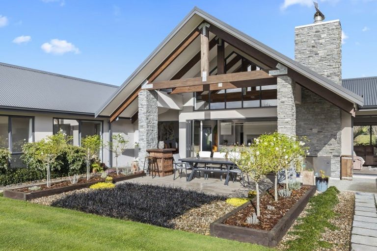 Photo of property in 98 Bushlake Way, Kingseat, Papakura, 2580