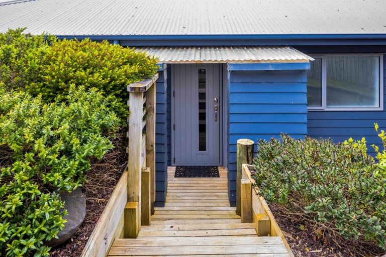 Photo of property in 102 Seaview Road, Westown, New Plymouth, 4310