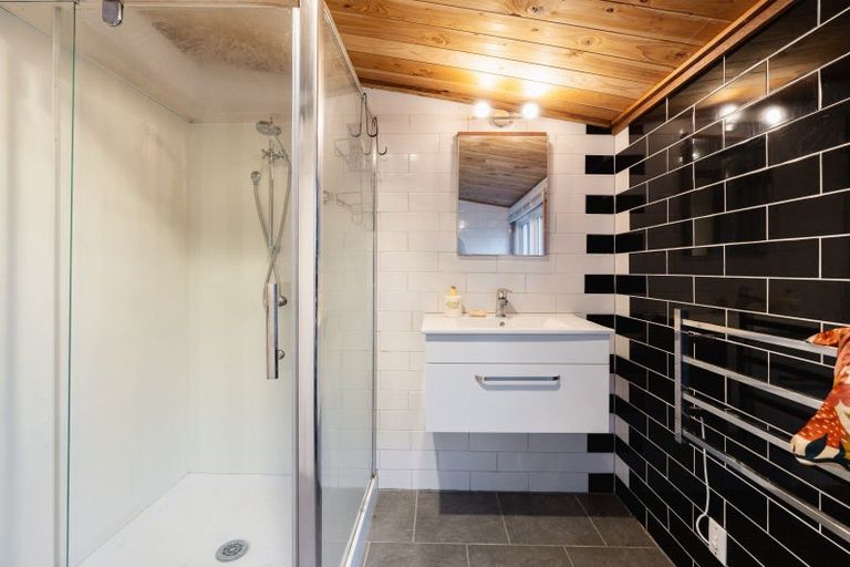 Photo of property in 2 Waireka Street, Ravensbourne, Dunedin, 9022