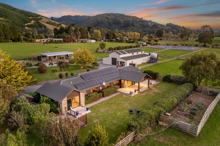 Photo of property in 61a Colletts Road, Mangaroa, Upper Hutt, 5371