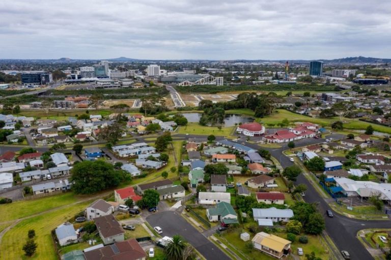 Photo of property in 3a Zircon Place, Wiri, Auckland, 2104