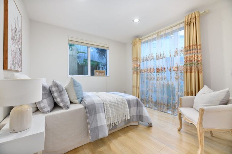 Photo of property in 4 San Casello Rise, Henderson, Auckland, 0612