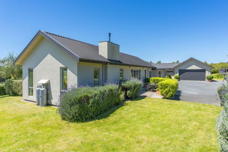 Photo of property in 40 Glenlochy Rise, Acacia Bay, Taupo, 3385