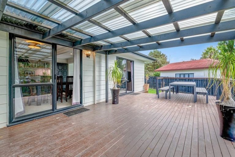 Photo of property in 5 Sevilla Place, Unsworth Heights, Auckland, 0632