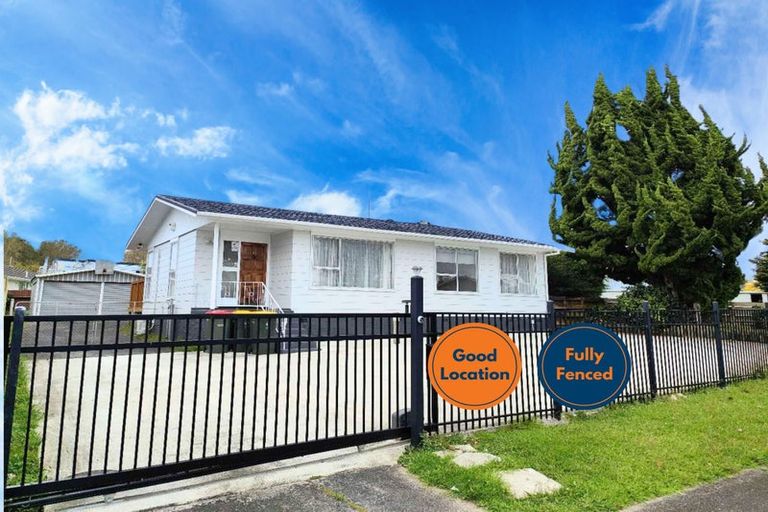 Photo of property in 6 Carbery Place, Manurewa, Auckland, 2102