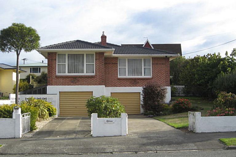 Photo of property in 15 Oxford Street, Holmes Hill, Oamaru, 9401